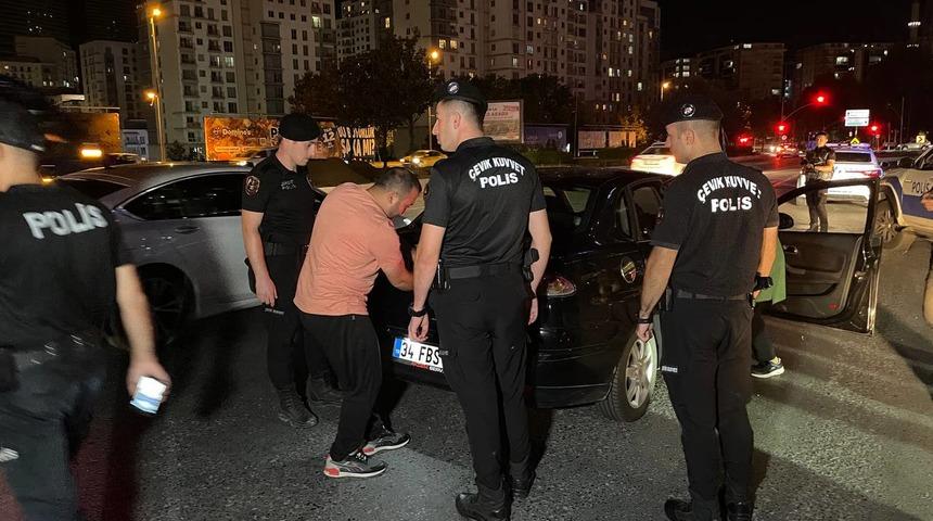 Esenyurt'ta 2 bin 112 polisin katıldığı genel asayiş uygulaması yapılıyor