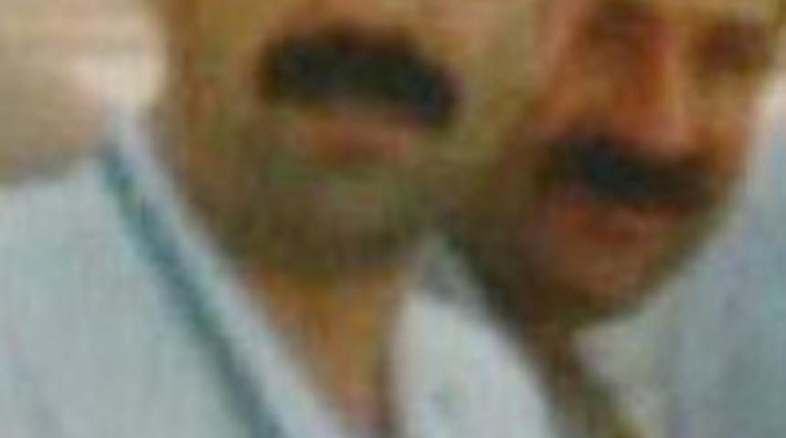 Babasının mezarı başında intihar etti