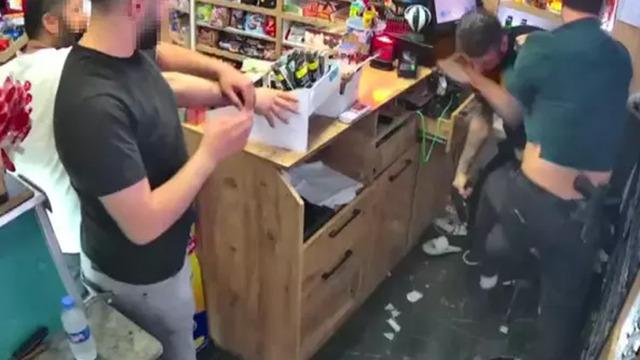 '2-3 ay önce...' Türkiye Esenyurt'taki vahşeti konuşuyor! 'Görüntüleri izleyemedim' Öldürülen gencin babası anlattı: Bunu WhatsApp'ta paylaştım...