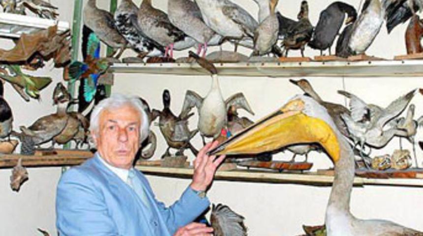 Emekli diş teknisyeninin ilgin&ccedil; koleksiyonu