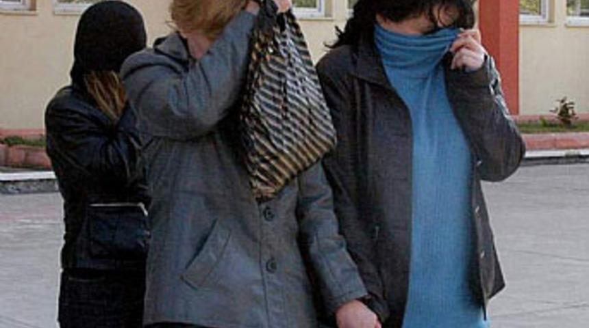 Fuhuş yapan kadınlar sınır dışı edildi