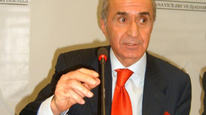 Sol'da "Hikmet ağabey" form&uuml;l&uuml; se&ccedil;imi bekliyor