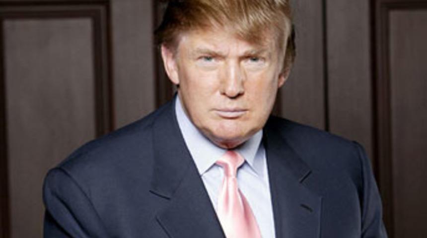 Tavuk kost&uuml;m&uuml;yle &ccedil;alışan zengin &uuml;nl&uuml; kim?