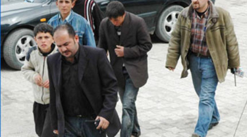 "Niye bu sokaktan ge&ccedil;iyorsun?" kavgası