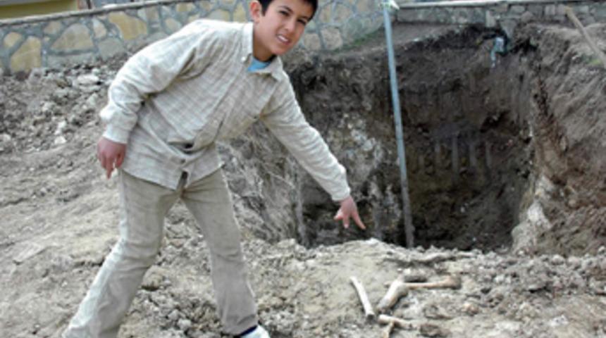 Sondaj kuyusundan insan kafatası &ccedil;ıktı