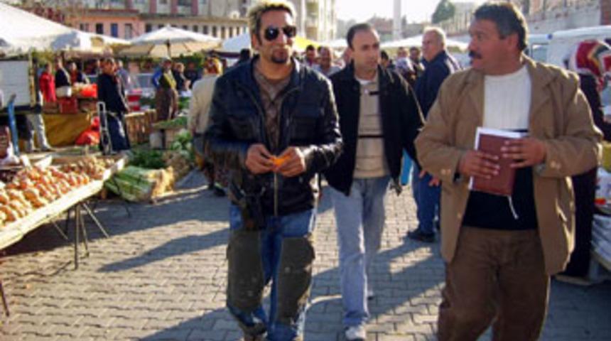 Sevin&ccedil;le &uuml;z&uuml;nt&uuml;y&uuml; bir arada yaşadı