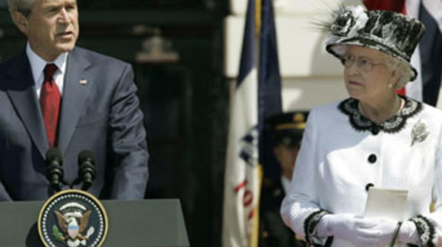 Krali&ccedil;e Elizabeth'den Bush'un gafına n&uuml;kte