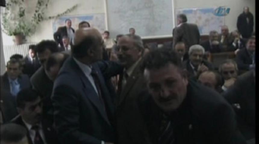 İl Genel Meclisi'nde gergin anlar