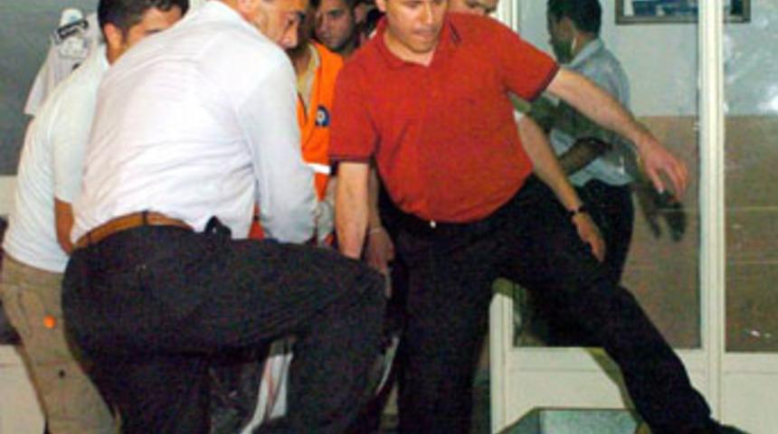 Gazeteci eşi tarafından &ouml;ld&uuml;r&uuml;ld&uuml;