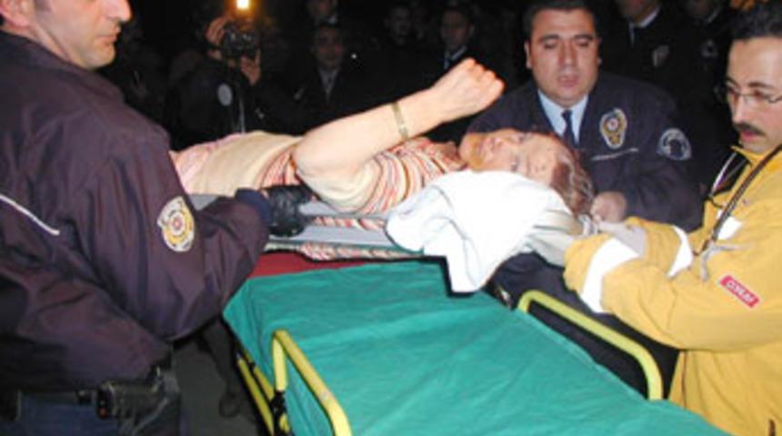 Yaşlı &ccedil;ift evlerinde kanlar i&ccedil;inde bulundu