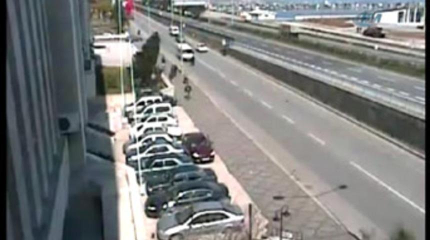 Saniye saniye kaza anı b&ouml;yle g&ouml;r&uuml;nt&uuml;lendi