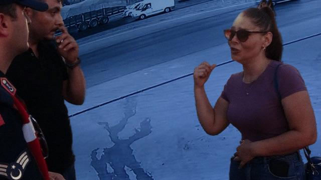 Yeşil ışık yanınca herkes ileri gitti, o ise... Kadın sürücü, panik anlarını böyle anlattı: Bas bas bağırdım