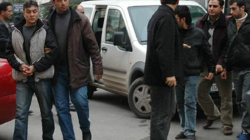 Film gibi cinayeti polis &ccedil;&ouml;zd&uuml;