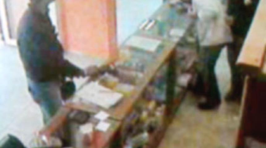 5 kutu viagra &ccedil;alarken yakalandı