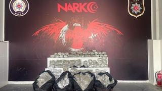 Kocaeli'de iki araçta 119 kilogram esrar ele geçirilmesine ilişkin 5 şüpheli adliyede