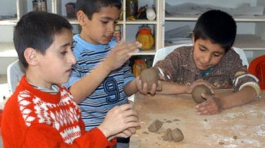 Diyarbakır'da &ccedil;ocuğunu &ccedil;alıştıran yardım alamayacak