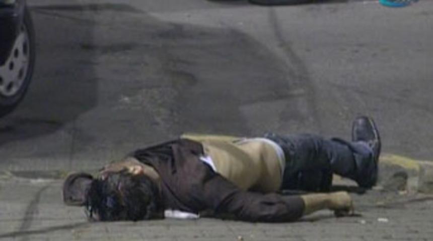 17 yaşındaki lise &ouml;ğrencisi &ouml;ld&uuml;r&uuml;ld&uuml;