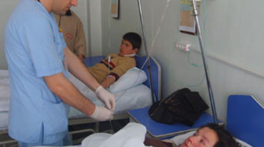 Okul servislerinin karıştığı kaza ucuz atladıldı