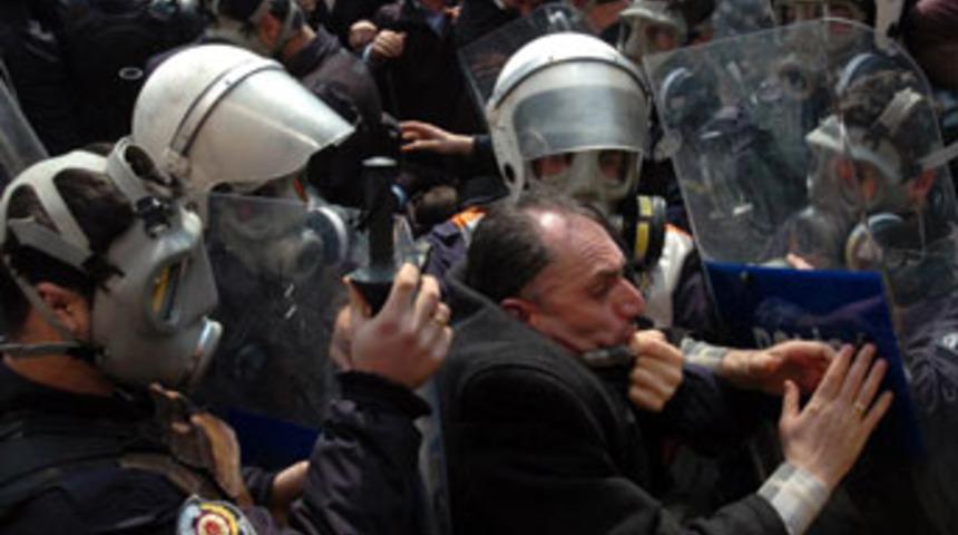 Erdoğan'ın kursuna olaylı yıkım