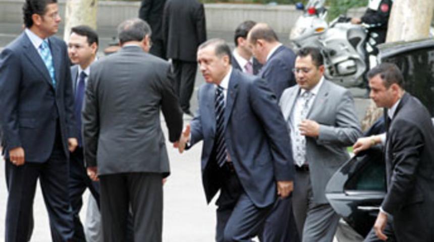 Erdoğan, Sarkozy'i uyardı