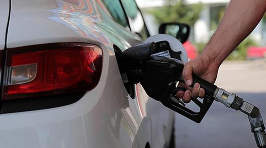 Araç sahipleri dikkat! Akaryakıt fiyatları yeniden değişiyor! Motorine zam geldi, sırada LPG var...