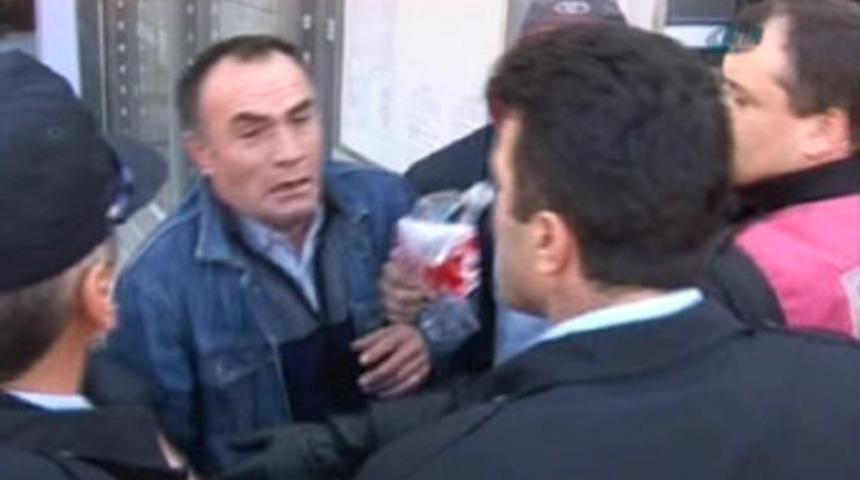 Terazisi alınınca kendini yakmak istedi