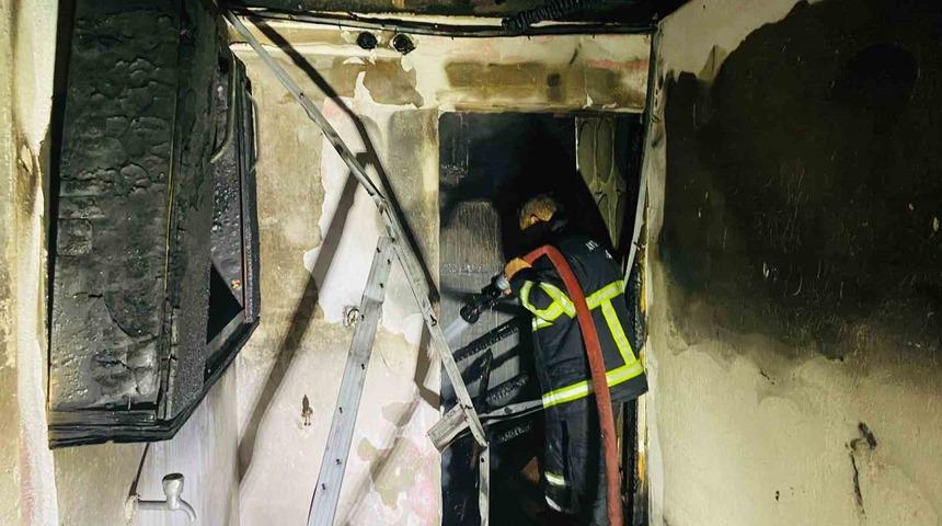 İncirliova’da müstakil ev küle döndü