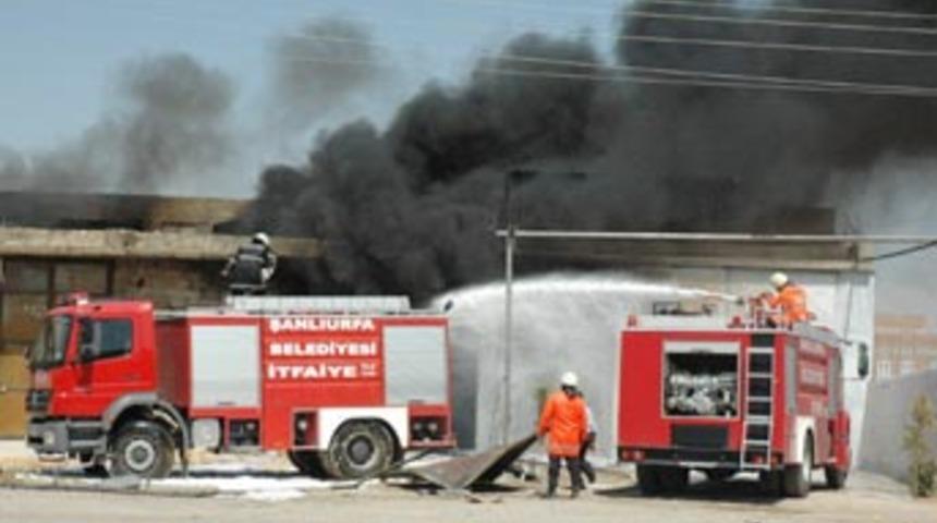 Akaryakıt istasyonunda patlama: 2 yaralı