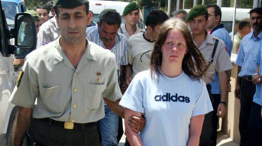 19 yaşındaki Alman kız 20 kilo eroinle yakalandı