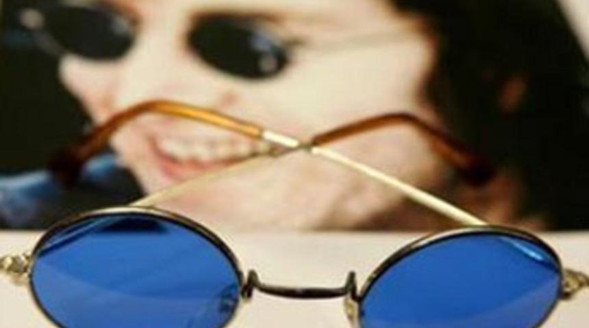 John Lennon'un g&ouml;zl&uuml;ğ&uuml;ne m&uuml;thiş fiyat!