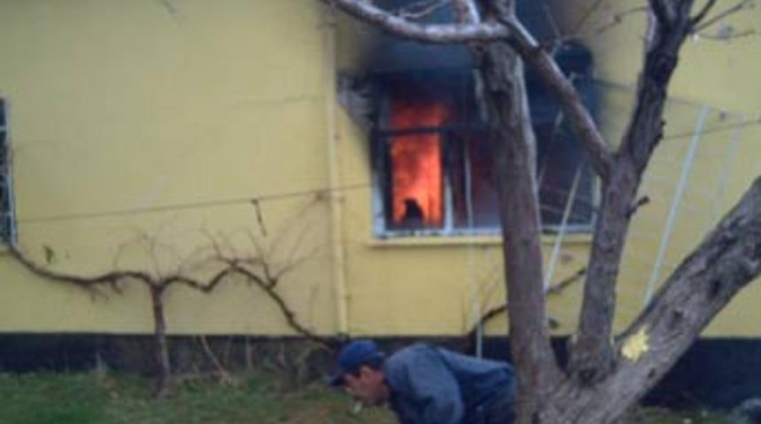 Anne ve oğlu &ccedil;ıkan yangında &ouml;ld&uuml;