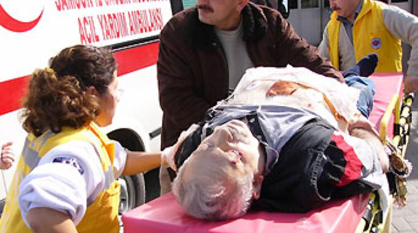 Sağır ve dilsiz gen&ccedil;, komşusunu yaraladı