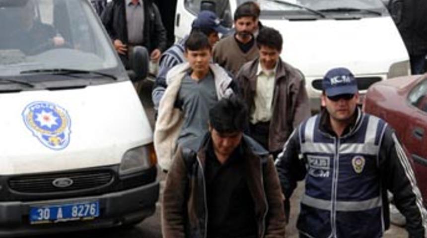 Uluslararası ka&ccedil;ak&ccedil;ılık &ouml;rg&uuml;t&uuml;ne darbe