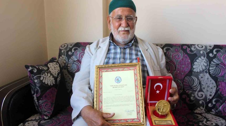 Evini Mehmetçik Vakfı’na bağışladı