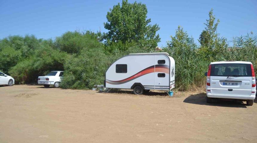 Fethiye’de park alanındaki karavanlar kaldırıldı