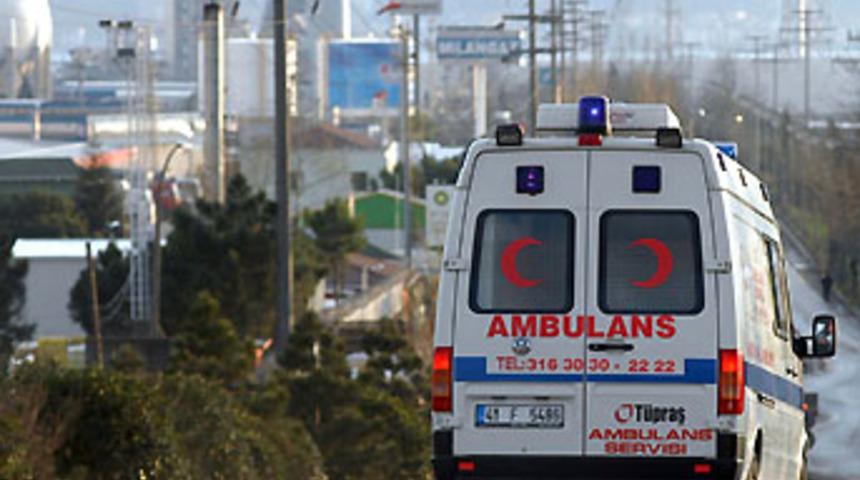 T&uuml;praş İzmit rafinerisinde patlama: 2 &ouml;l&uuml;