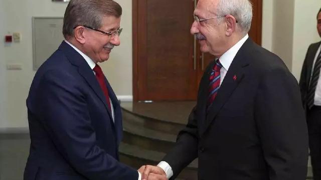 Davutoğlu'nun itirafı gündem olmuştu! CHP'den yanıt geldi: 'Kimse kafalarına silah dayamadı!'