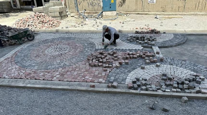 Hakkari’de cadde ve sokaklar yenileniyor