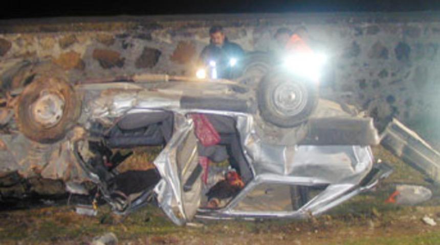Hemzemin ge&ccedil;itte feci kaza: 2 &ouml;l&uuml;