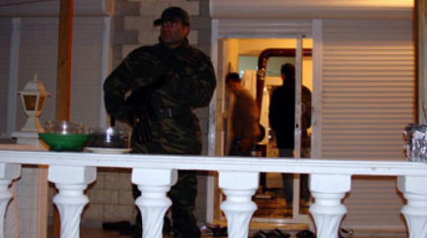 Didim'de baba ve iki oğlu &ouml;ld&uuml;r&uuml;ld&uuml;