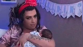 Estetiklerle bambaşka biri olan Mükremin Gezgin gelinlik giydi! Altın kemeri dikkat çekti