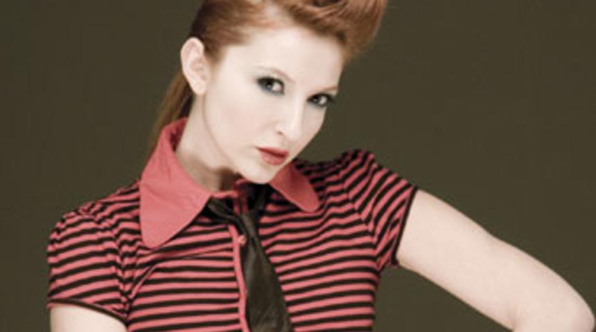 Aslı,  T&uuml;rkiye konserlerine hazırlanıyor