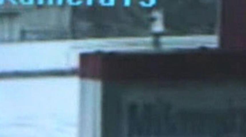 Güvenlik kamerasından saniye saniye ölüm anı