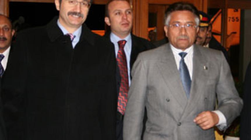 Pakistan Devlet Başkanı M&uuml;şerref, T&uuml;rkiye'ye geldi