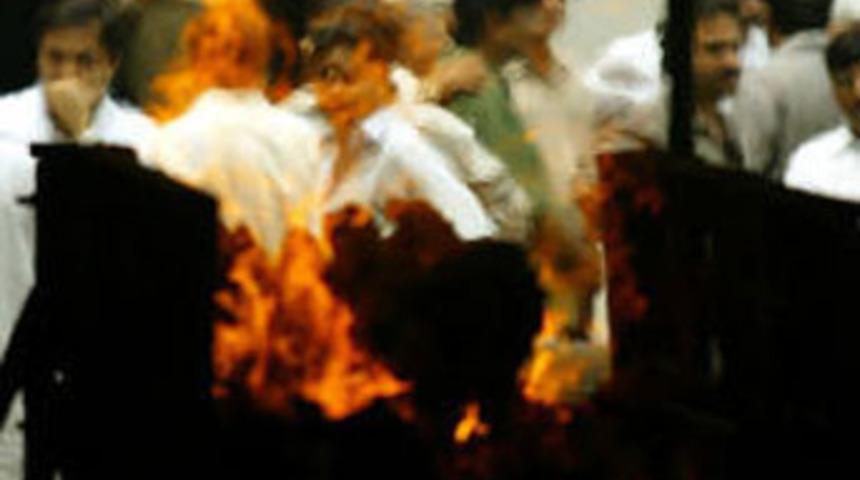 2 sevgiliyi &ouml;ld&uuml;r&uuml;p par&ccedil;alara ayırdılar