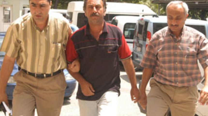 &Ccedil;ift&ccedil;i &Ouml;ncel, vatandaşlıktan azlini istiyor