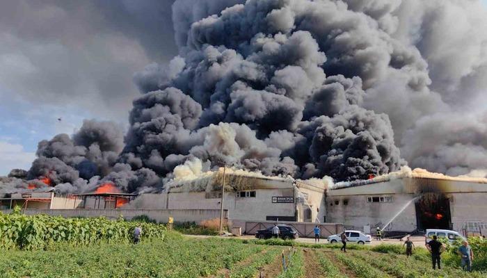 Bursa’da fabrikalar yanıyor! İlçelerden destek istendi, patlamalar yaşanıyor! Bölge tahliye edildi