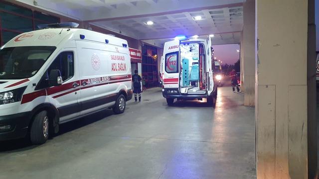 diyarbakirda-ambulansin-onu-kesilip-saglik-calisanlari-bicakli-saldiriya-ugradi-4-yarali_9198_dhaphoto7