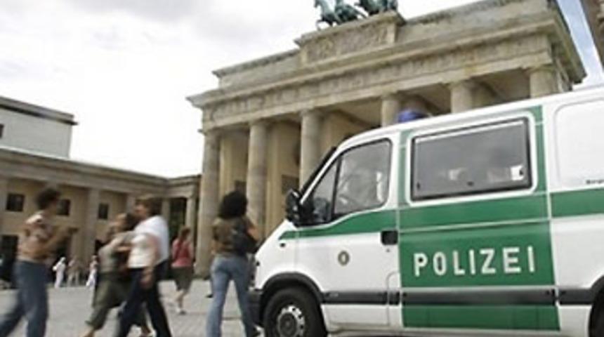 Almanya'da PKK operasyonu: 22 g&ouml;zaltı
