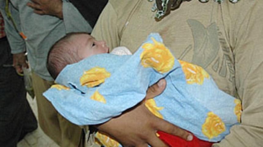 15 g&uuml;nl&uuml;k bebeği kene ısırdı